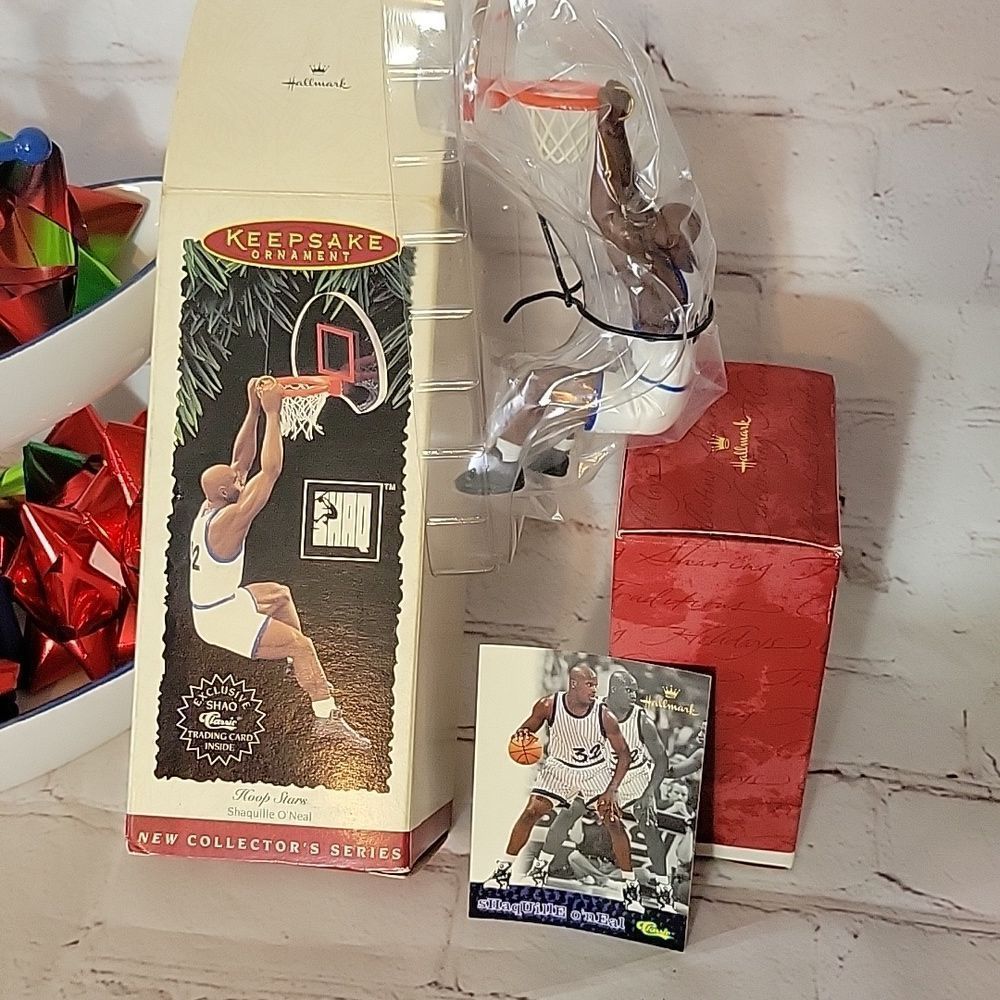 1995 exclusive Shaq keepsake ornament with trading card Shaquille O'Neal